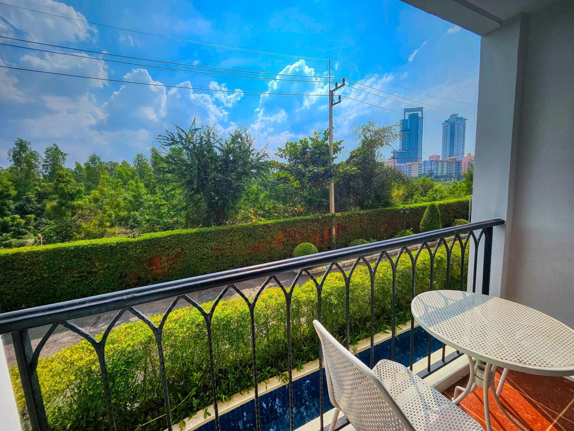 Venetian Residence Jomtien Beach Exteriör bild